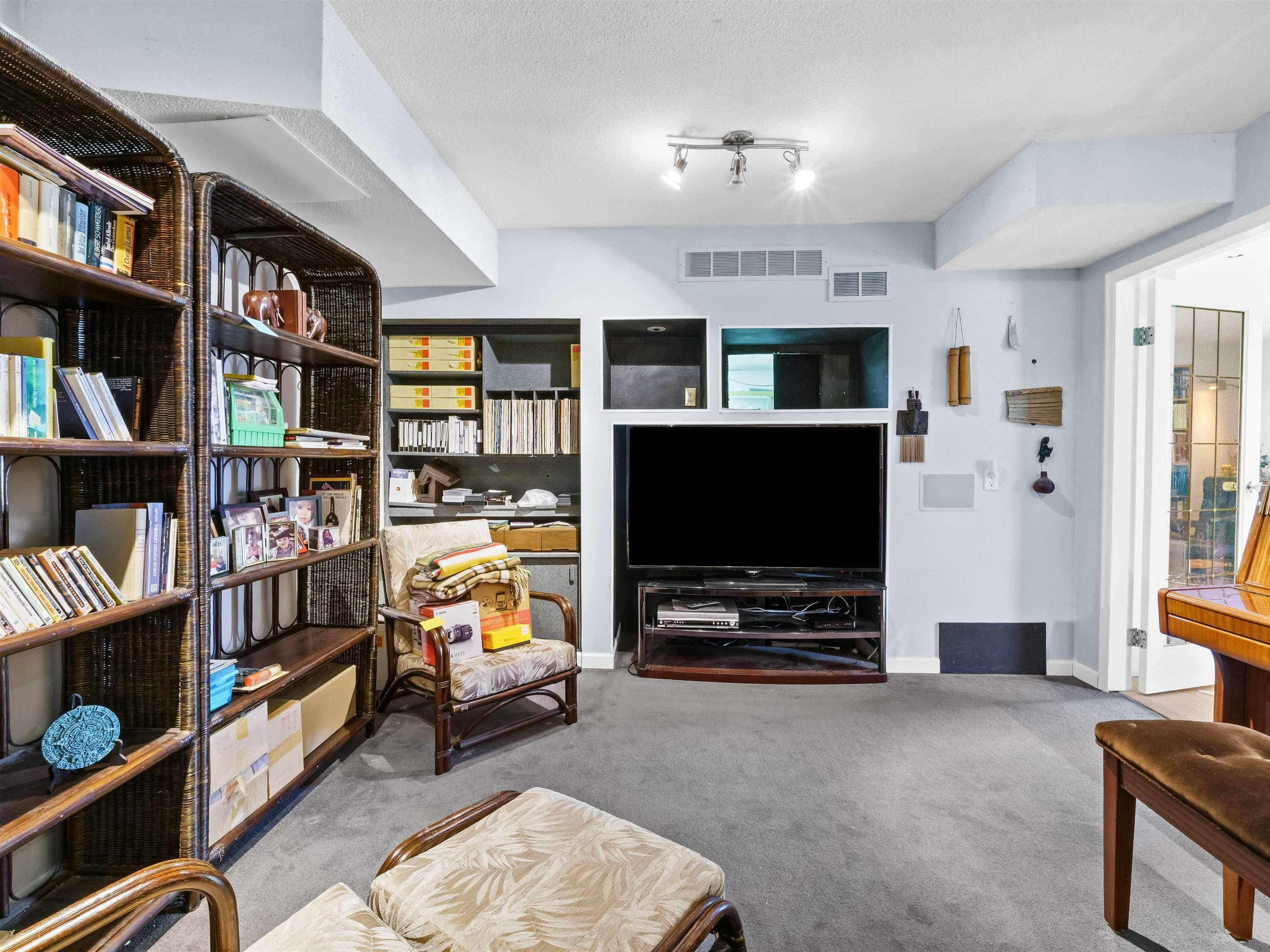 998 Fairway Drive, North Vancouver, BC, V7G 1L8 - 33
