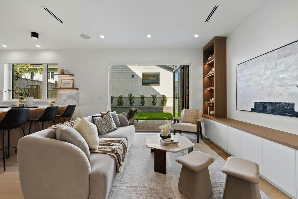 2-6318 Sophia Street, Vancouver, BC, V5W 2W6 - 3