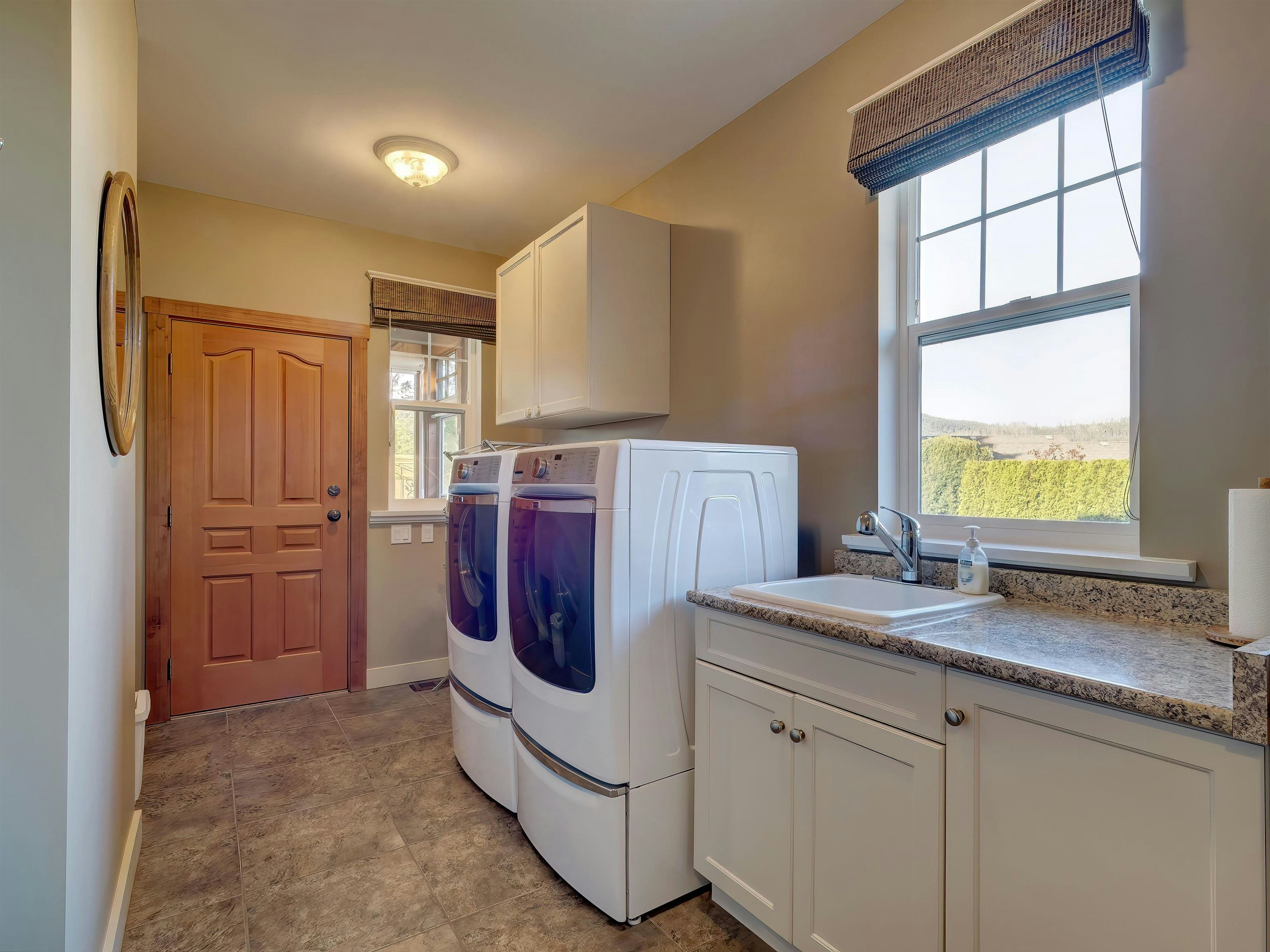 6161 Highmoor Place, Sechelt, BC, V7Z 0L1 - 35