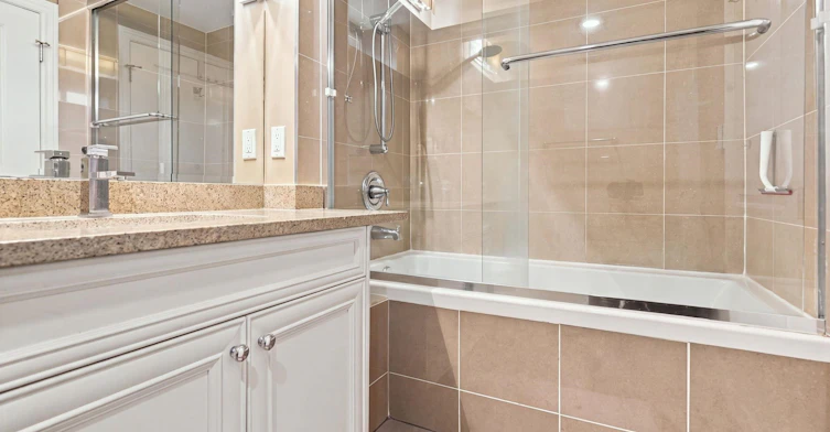 4027 Sunnycrest Drive, North Vancouver, BC, V7R 3E3 - 12