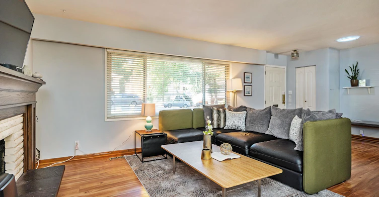 10530 154a Street, Surrey, BC, V3R 4K1 - 5