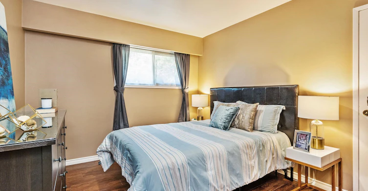10530 154a Street, Surrey, BC, V3R 4K1 - 11