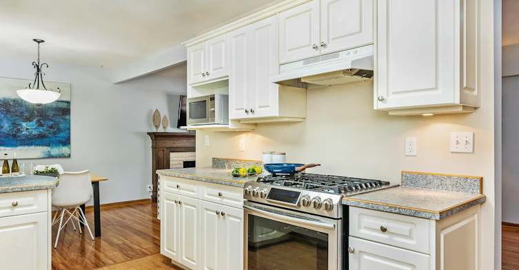 10530 154a Street, Surrey, BC, V3R 4K1 - 10