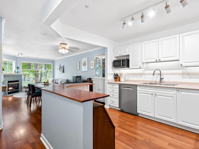 213-2678 Dixon Street - 2