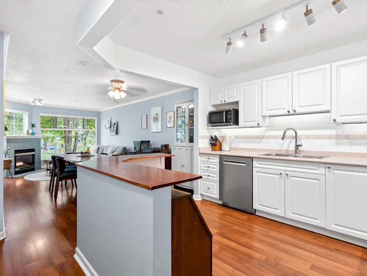 213-2678 Dixon Street, Port Coquitlam, BC, V3C 6L7 - 2
