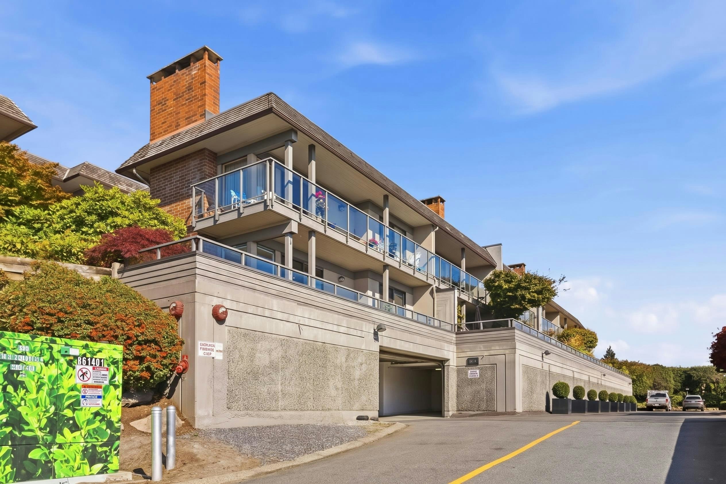 22-2214 Folkestone Way, West Vancouver, BC, V7S 2X7