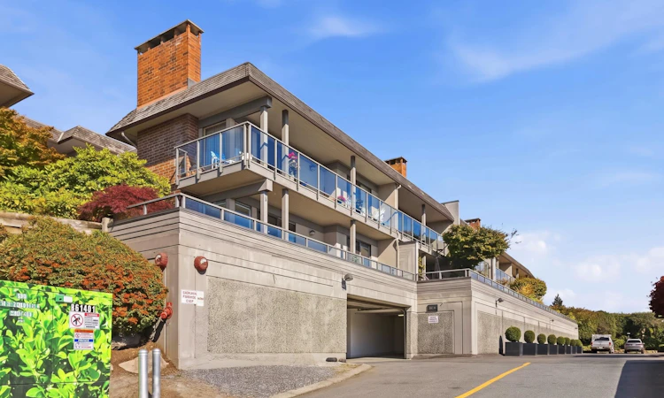 22-2214 Folkestone Way