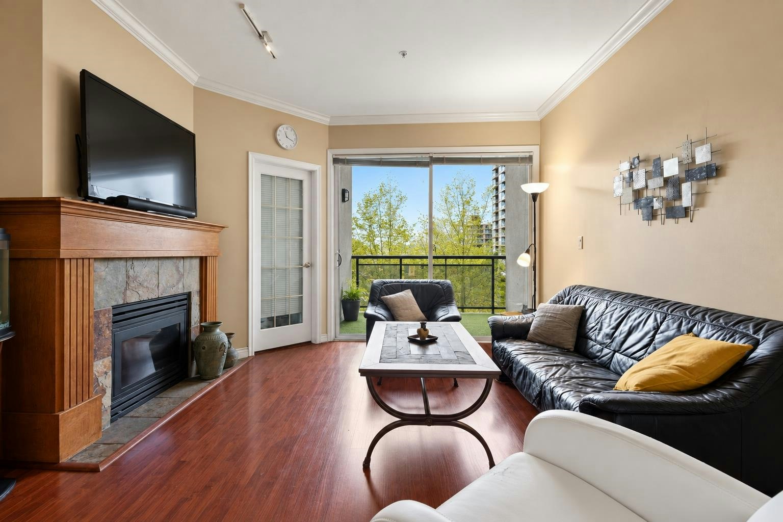 302-131 W 3rd Street, North Vancouver, BC, V7M 1E7