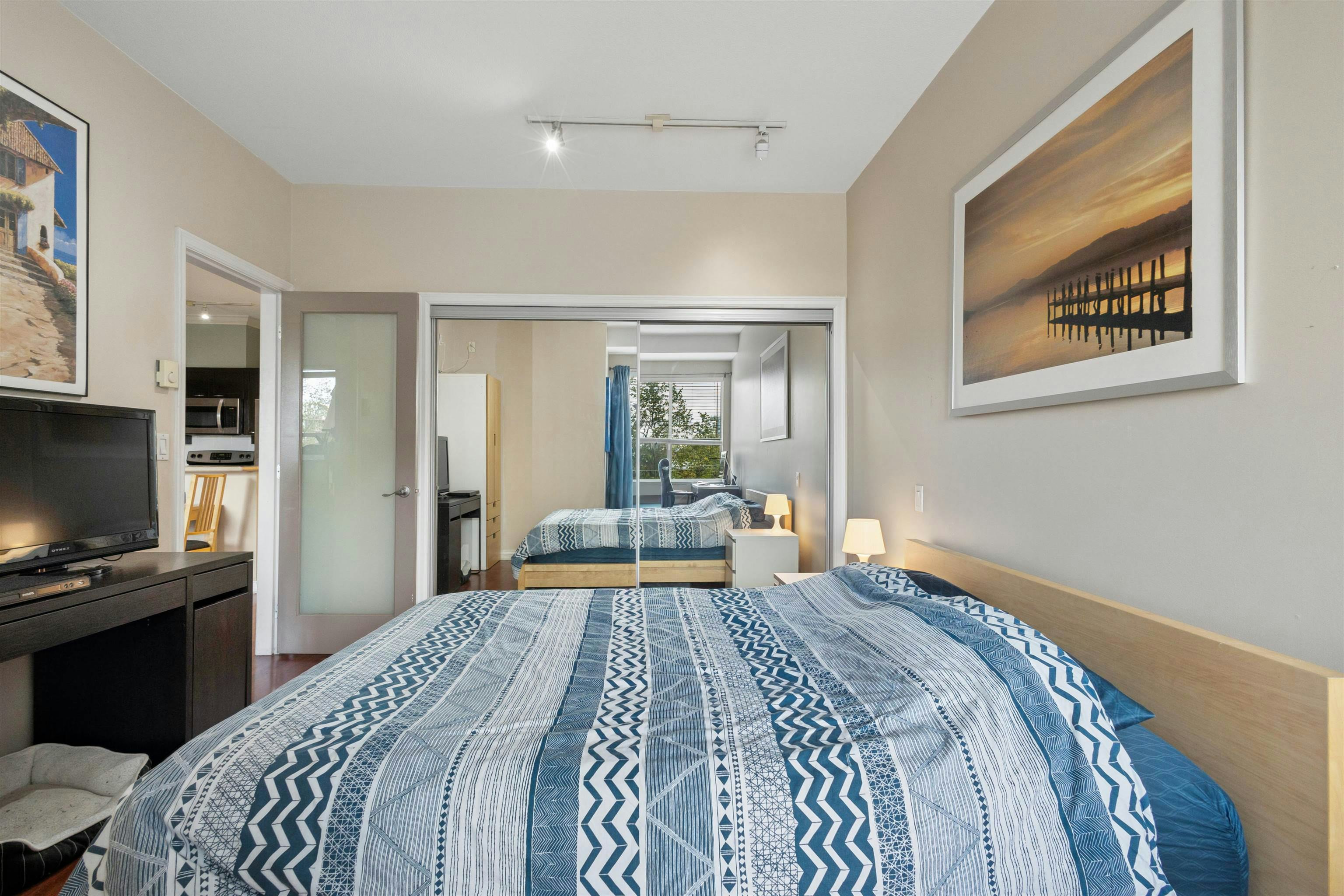 302-131 W 3rd Street, North Vancouver, BC, V7M 1E7 - 9