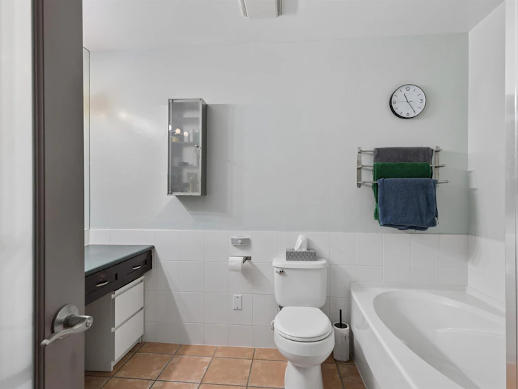 302-131 W 3rd Street, North Vancouver, BC, V7M 1E7 - 10