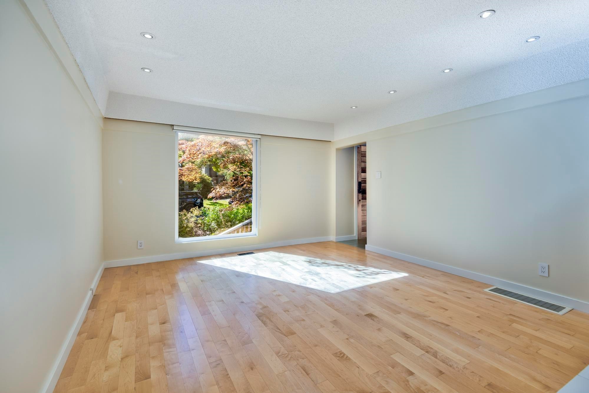 3249 W 21 Avenue, Vancouver, BC, V6L 1L3 - 4