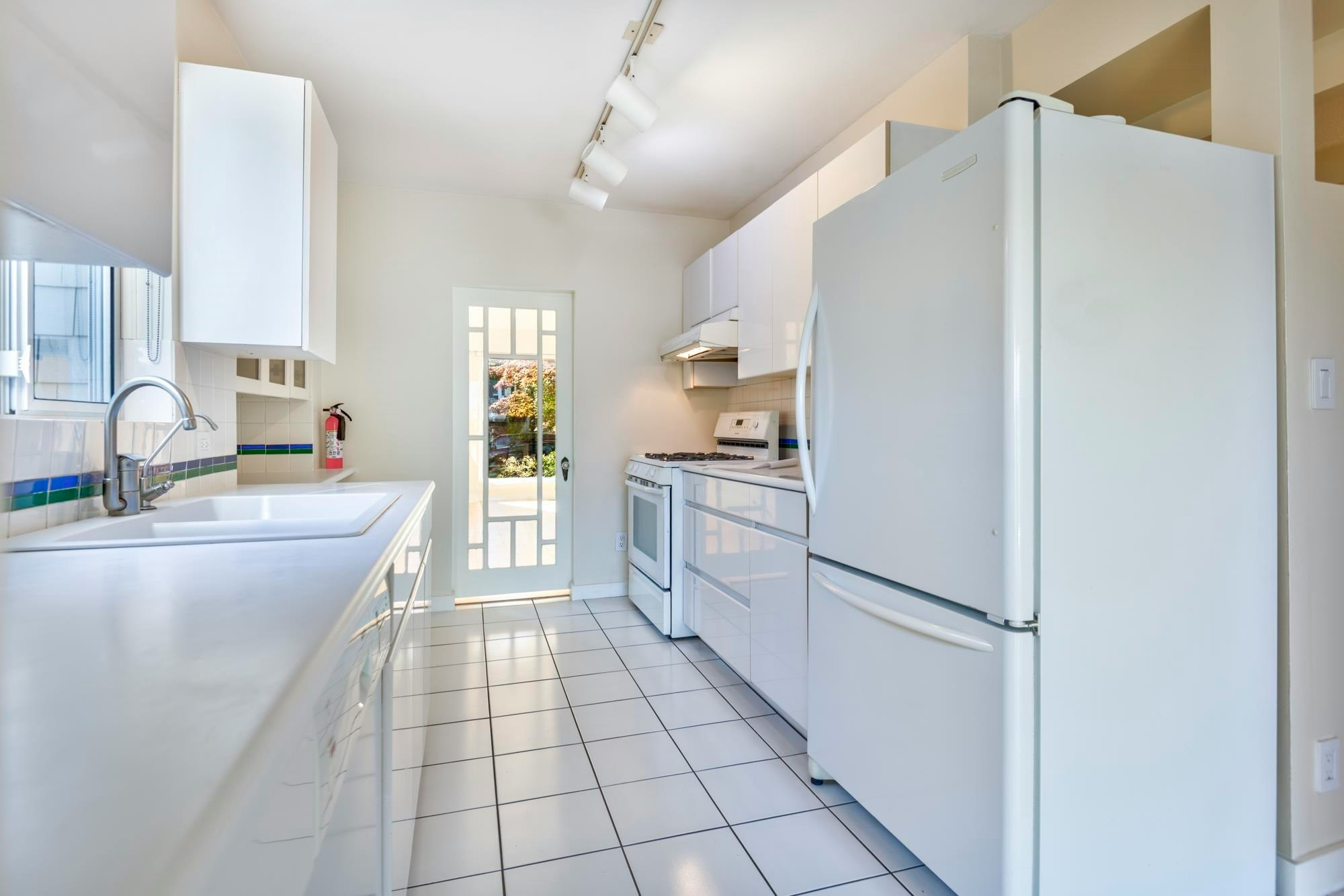 3249 W 21 Avenue, Vancouver, BC, V6L 1L3 - 12