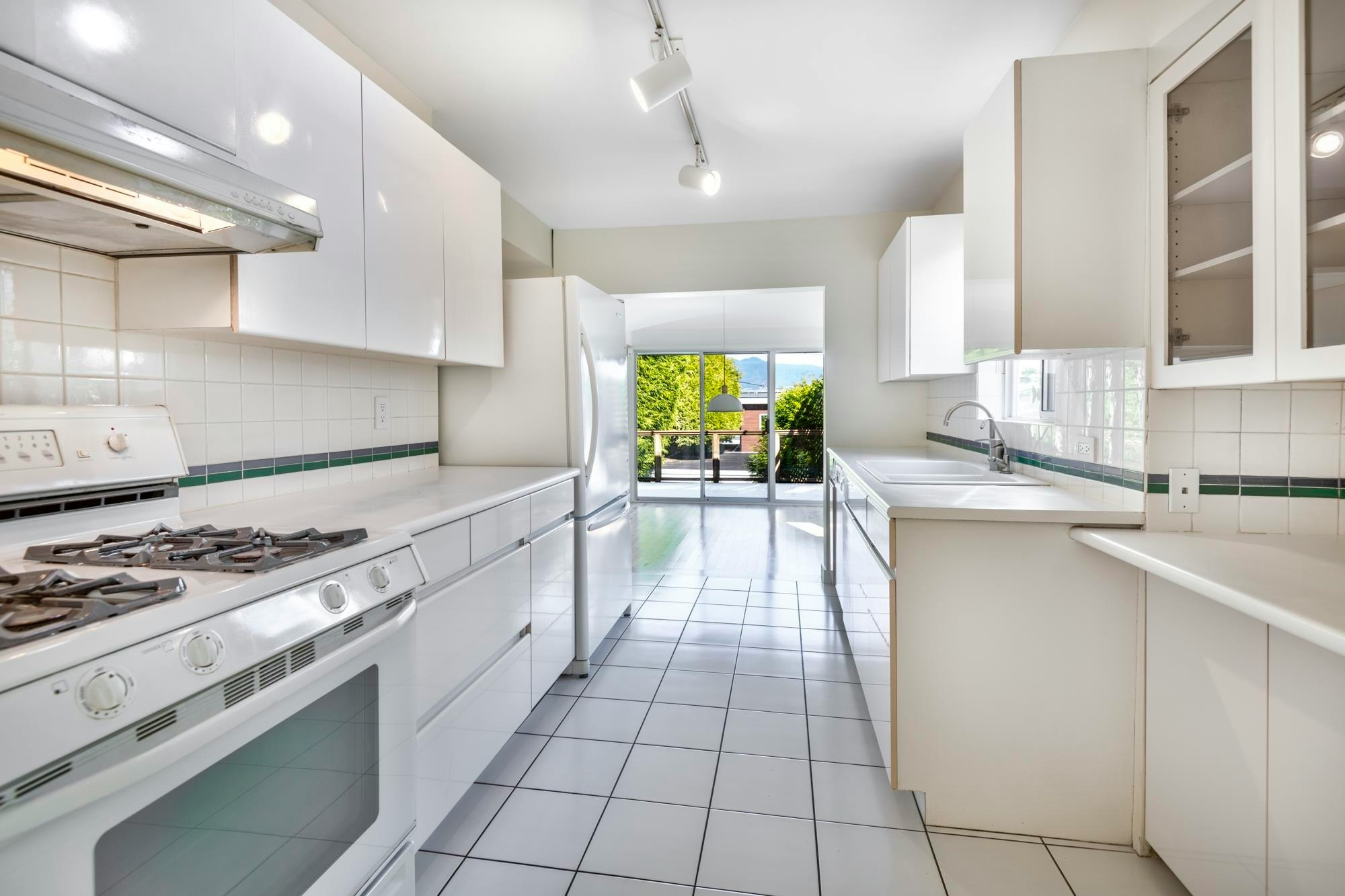 3249 W 21 Avenue, Vancouver, BC, V6L 1L3 - 13