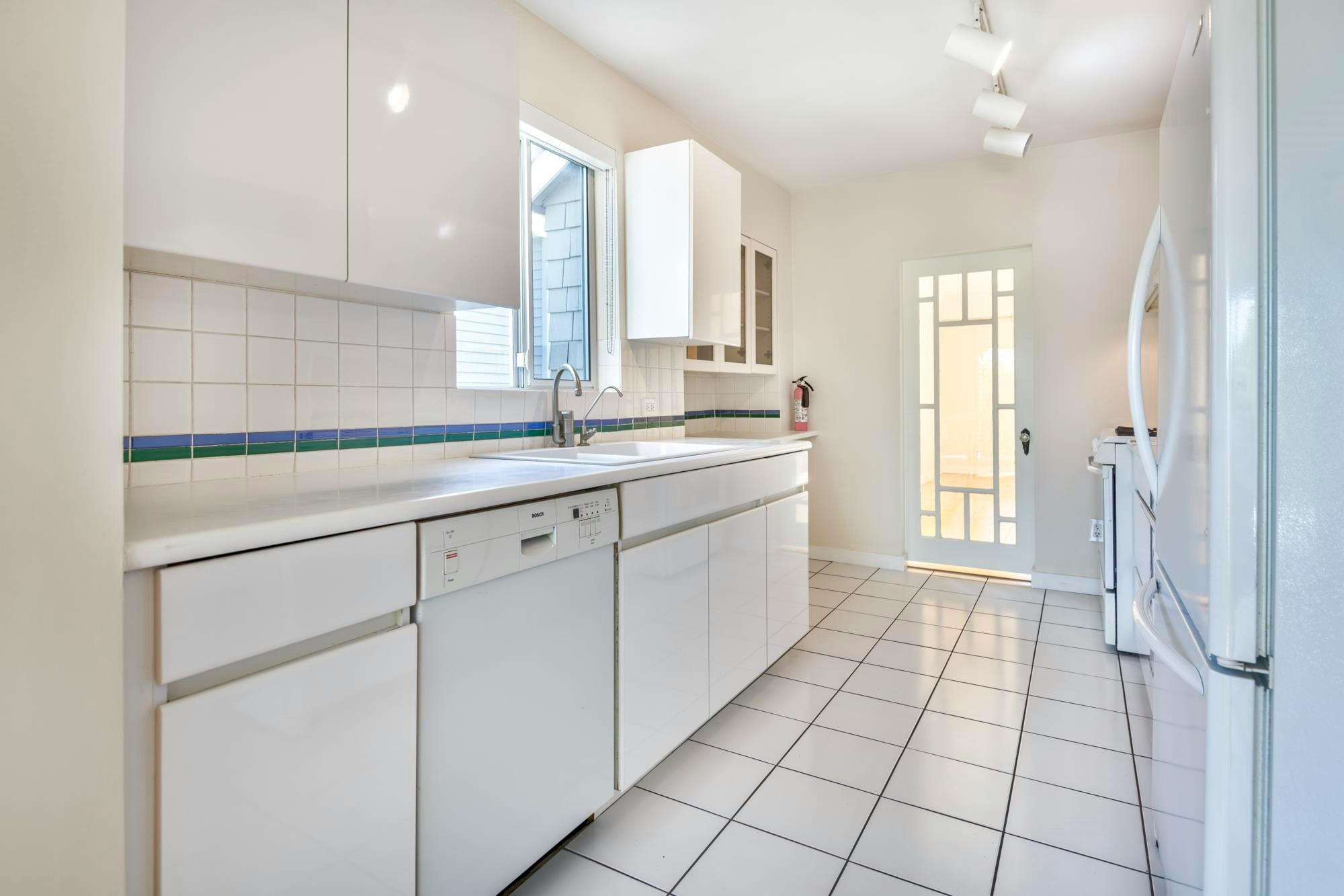 3249 W 21 Avenue, Vancouver, BC, V6L 1L3 - 11