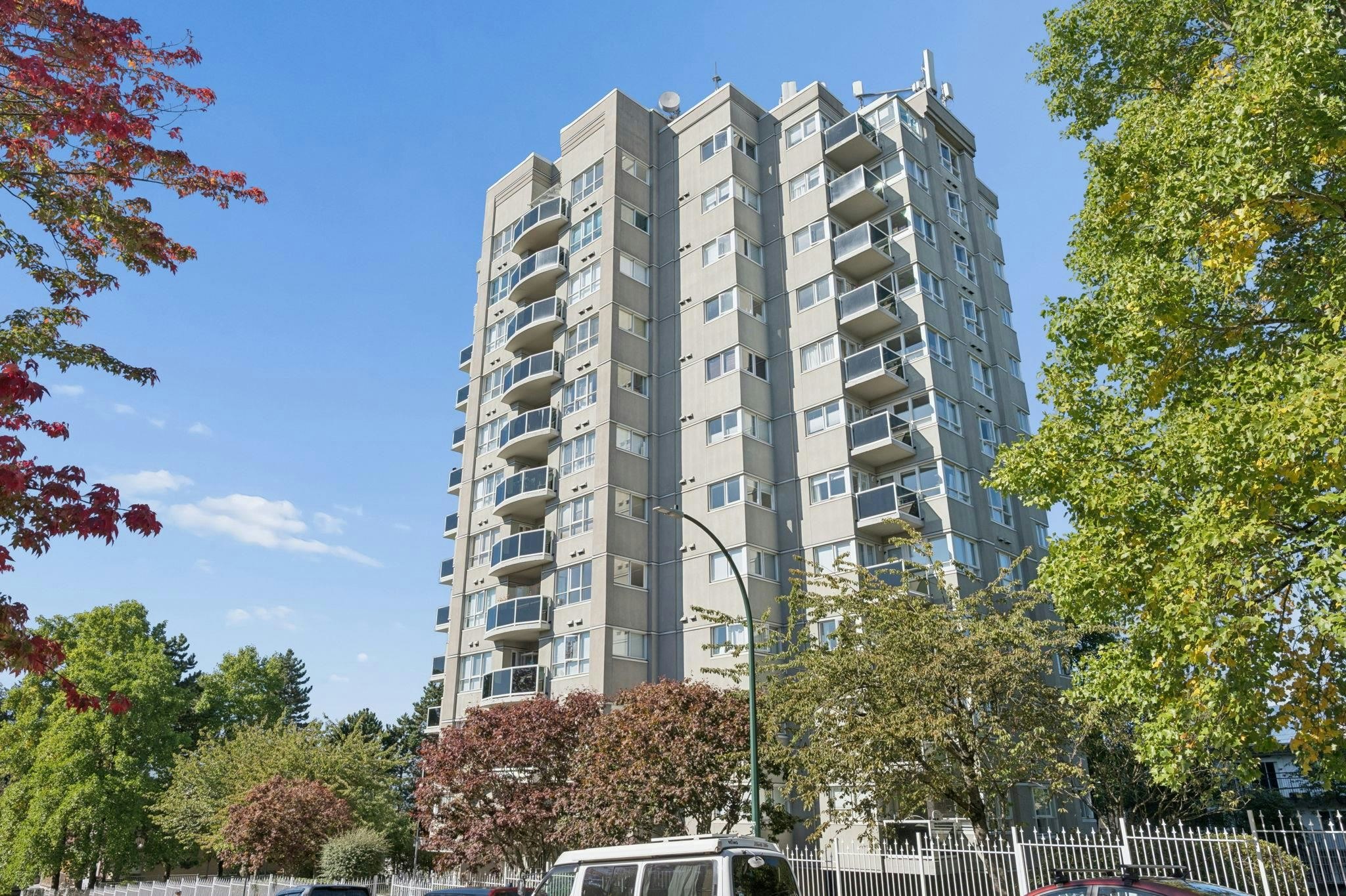 1204-1833 Frances Street, Vancouver, BC, V5L 1Z8