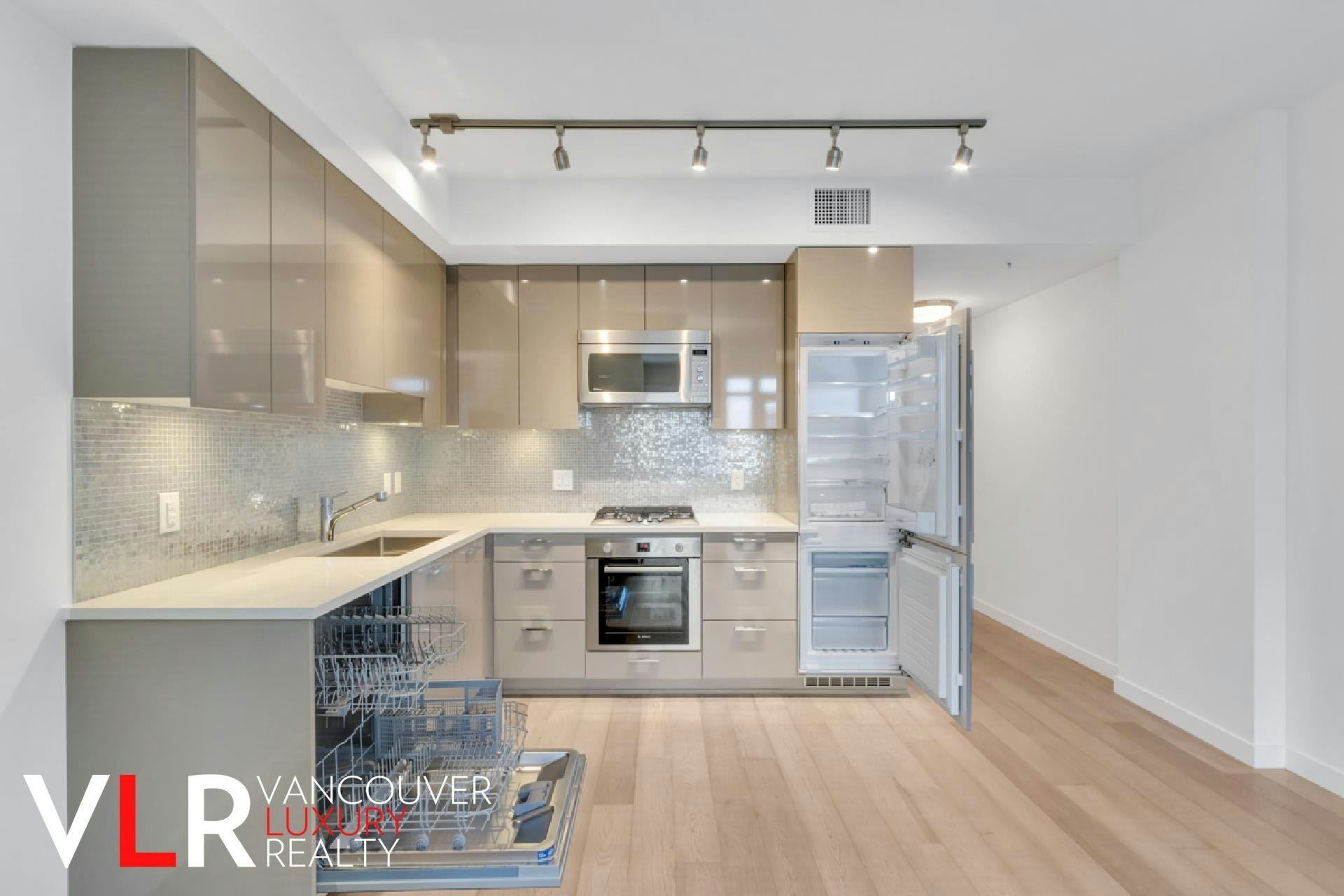 307-4171 Cambie Street, Vancouver, BC, V5Z 2Y2 - 4