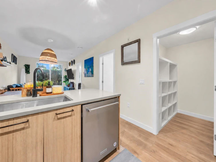 113-707 Como Lake Avenue, Coquitlam, BC, V3J 0J5 - 3