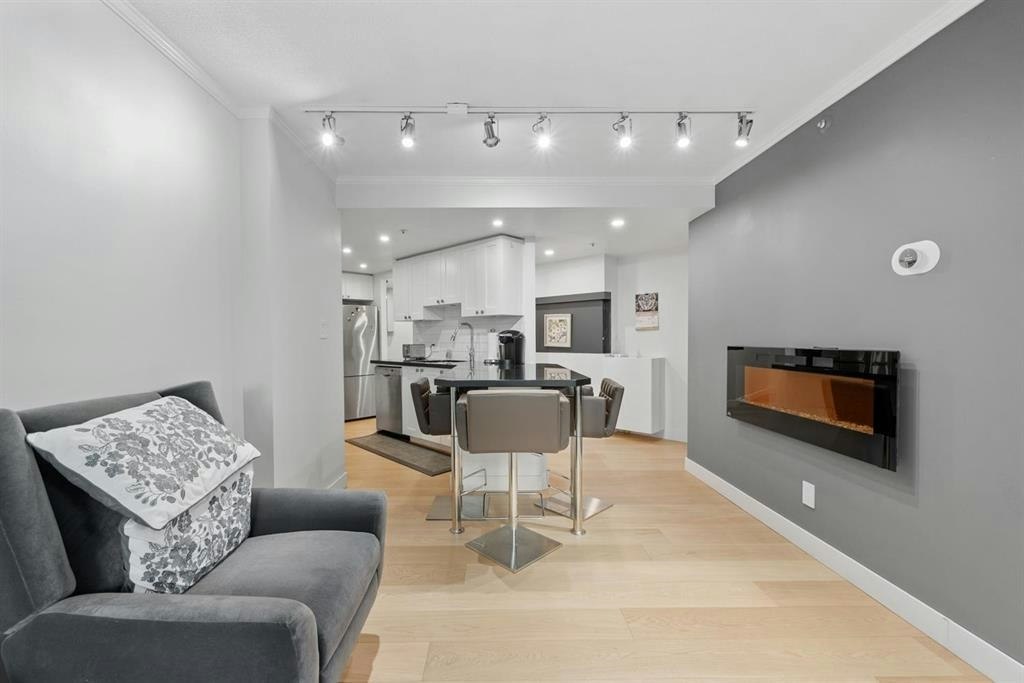 70X-1050 Burrard Street, Vancouver, BC, V6Z 2S3 - 7