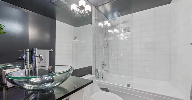 70X-1050 Burrard Street, Vancouver, BC, V6Z 2S3 - 14