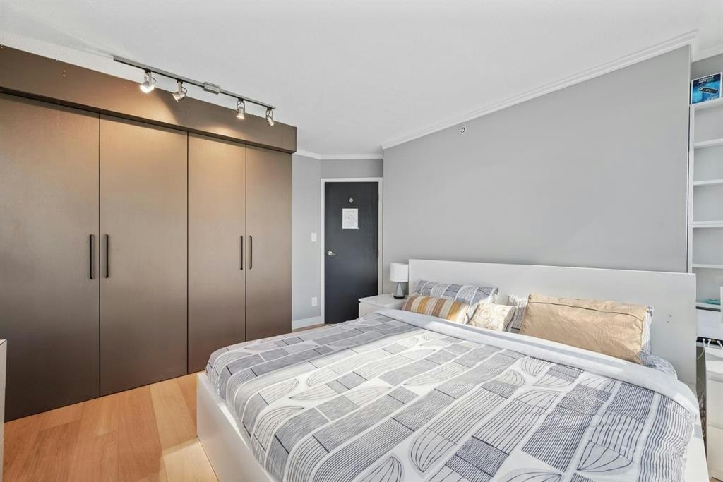 70X-1050 Burrard Street, Vancouver, BC, V6Z 2S3 - 12