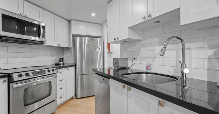 70X-1050 Burrard Street, Vancouver, BC, V6Z 2S3 - 11