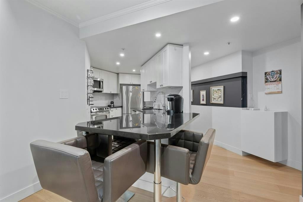 70X-1050 Burrard Street, Vancouver, BC, V6Z 2S3 - 9