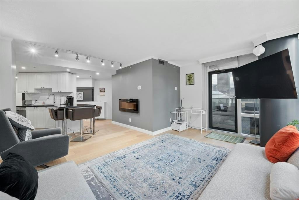 70X-1050 Burrard Street, Vancouver, BC, V6Z 2S3 - 6