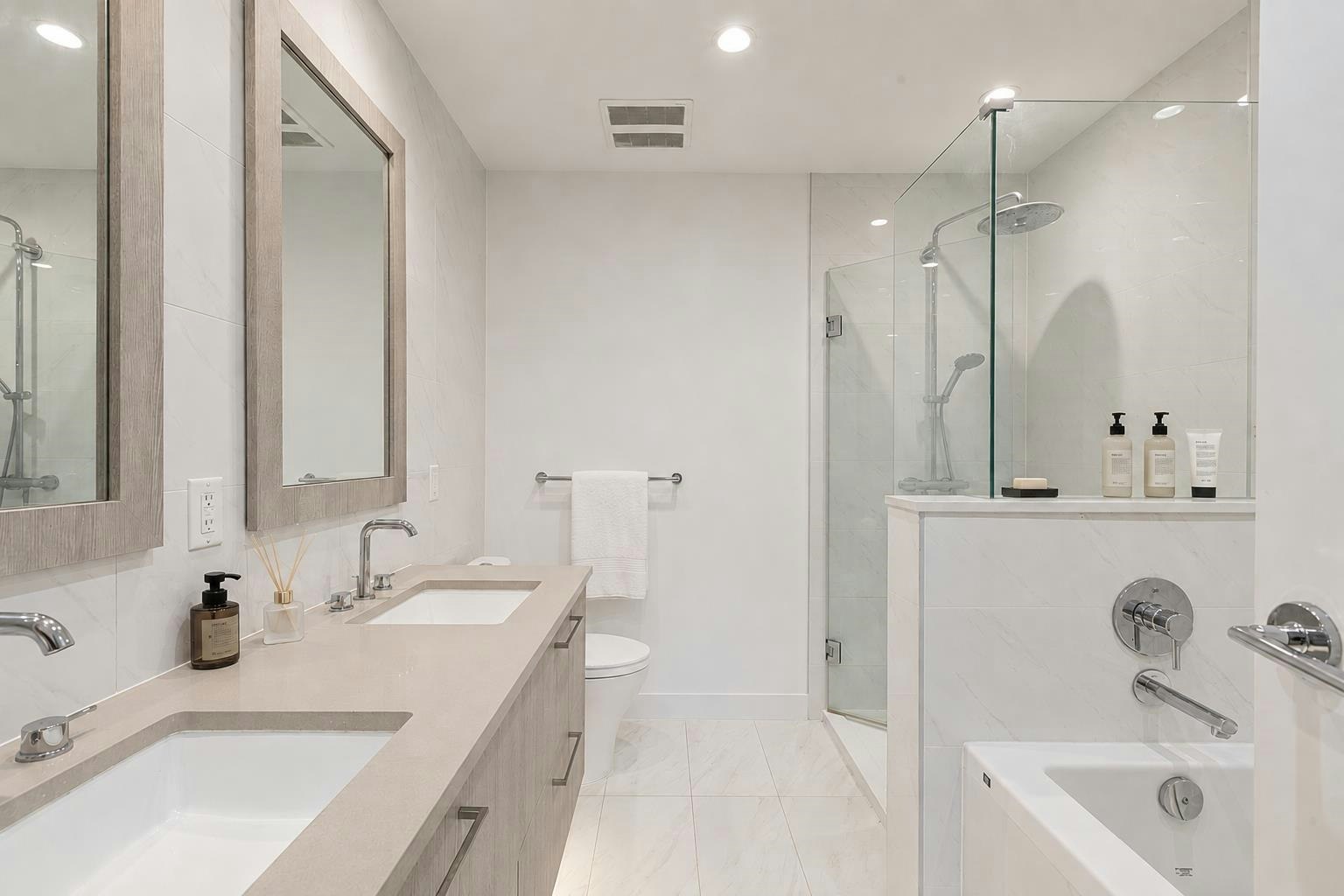 203-747 E 3rd Street, North Vancouver, BC, V7L 1G8 - 13