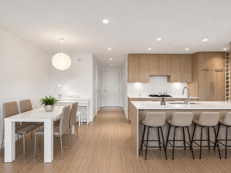 203-747 E 3rd Street, North Vancouver, BC, V7L 1G8 - 5
