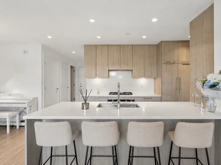 203-747 E 3rd Street, North Vancouver, BC, V7L 1G8 - 6