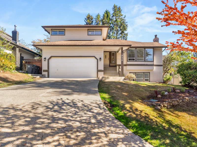 832 165 Street - 2