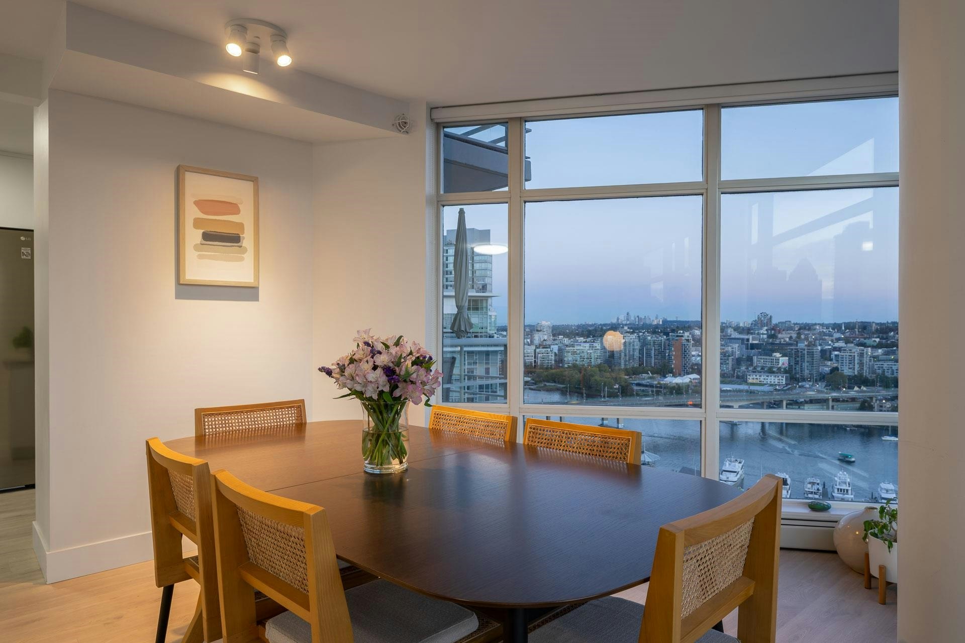 2607-198 Aquarius Mews, Vancouver, BC, V6Z 2Y4 - 12
