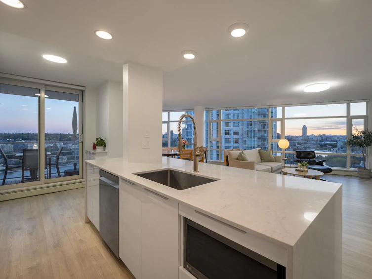 2607-198 Aquarius Mews, Vancouver, BC, V6Z 2Y4 - 14