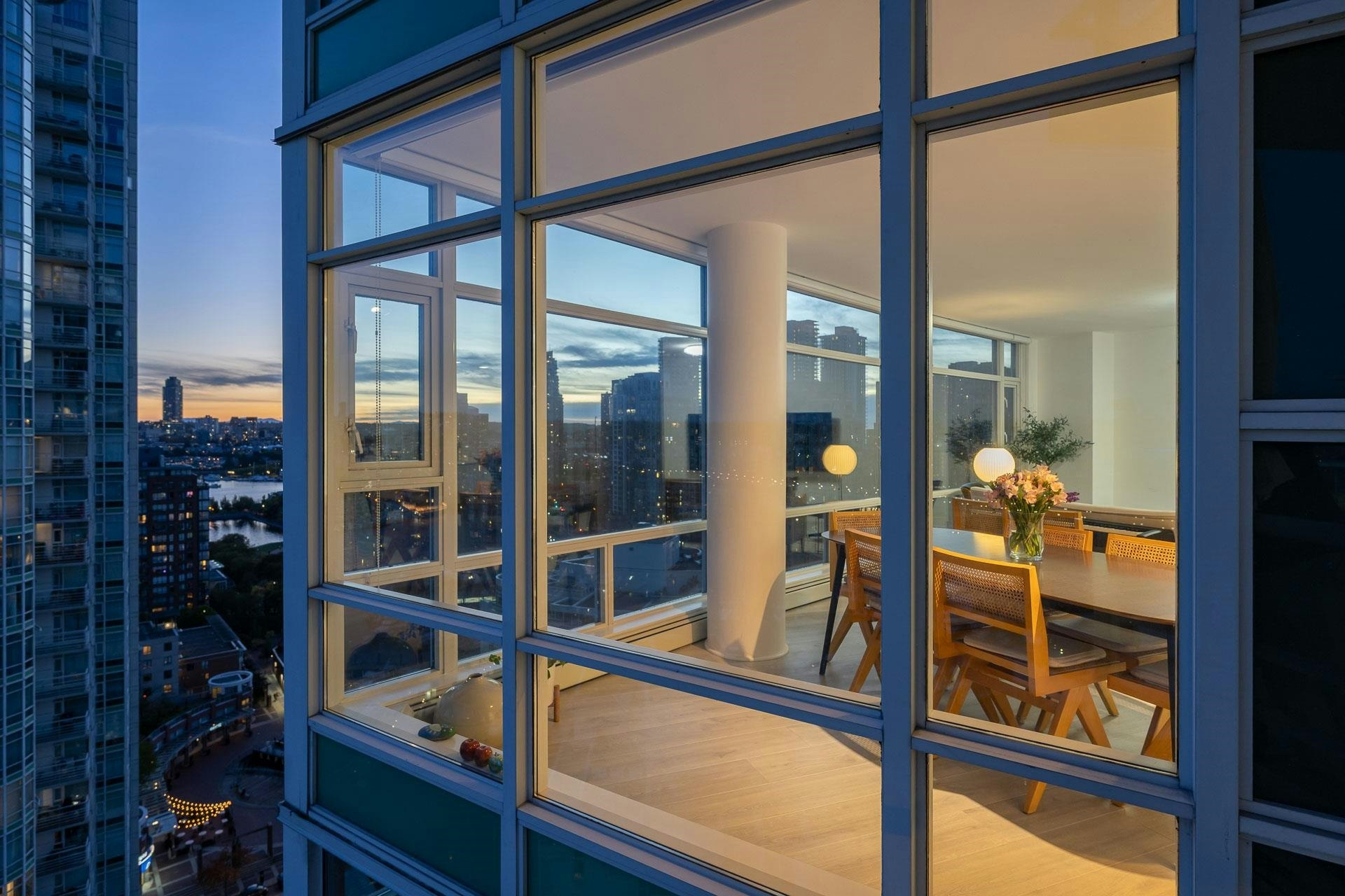 2607-198 Aquarius Mews, Vancouver, BC, V6Z 2Y4 - 11