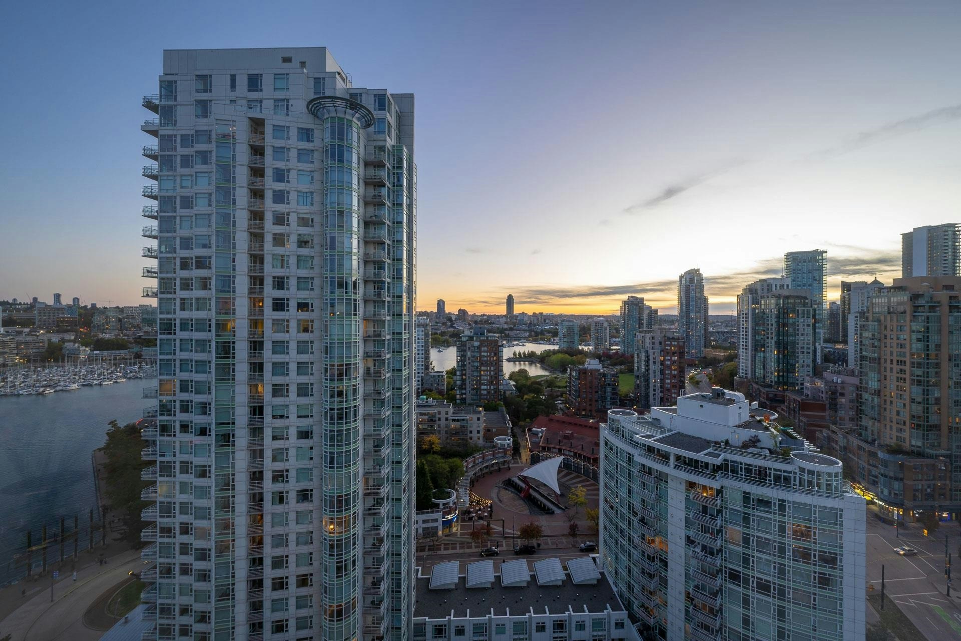 2607-198 Aquarius Mews, Vancouver, BC, V6Z 2Y4 - 27