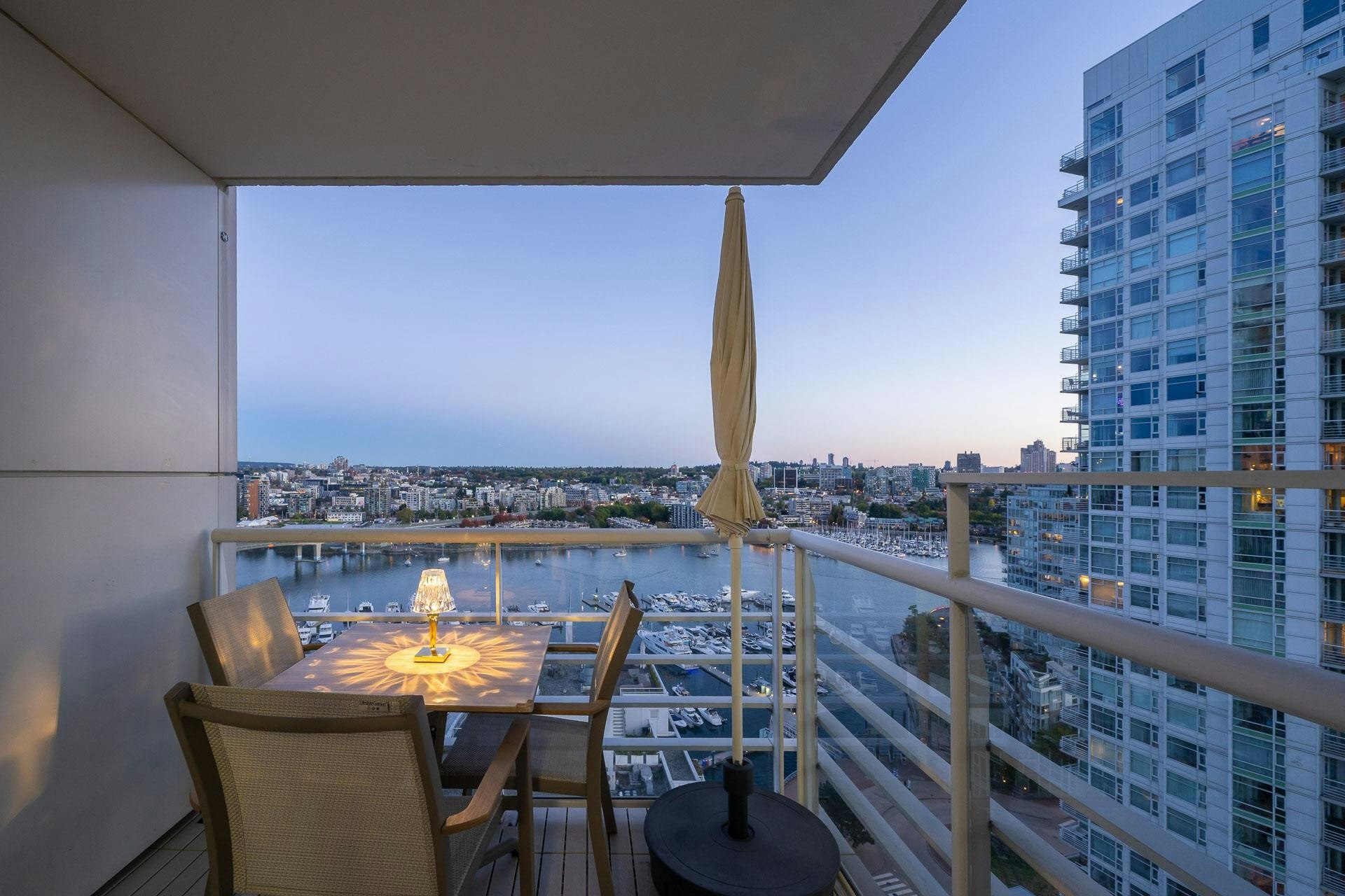2607-198 Aquarius Mews, Vancouver, BC, V6Z 2Y4 - 18