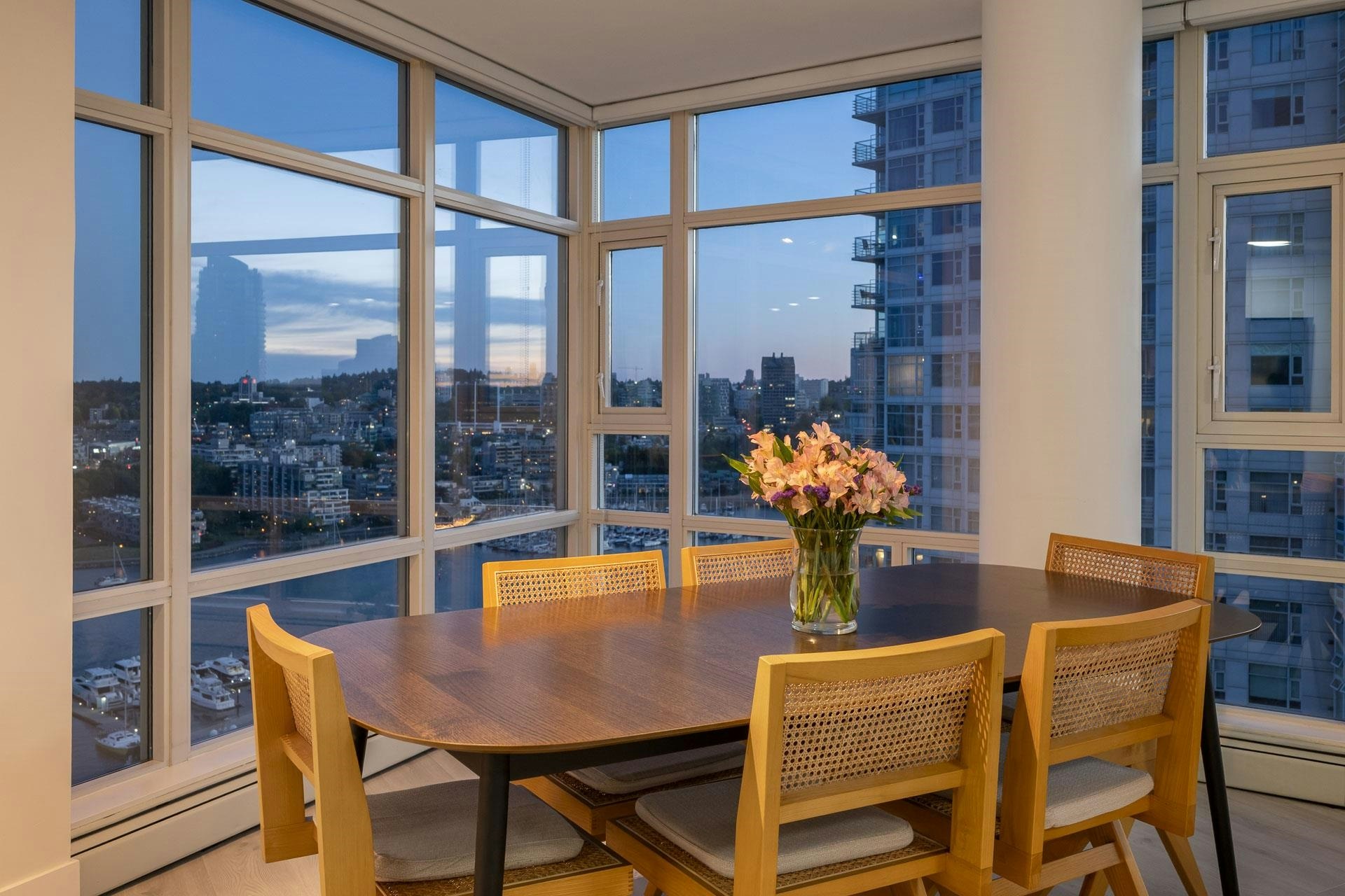 2607-198 Aquarius Mews, Vancouver, BC, V6Z 2Y4 - 9