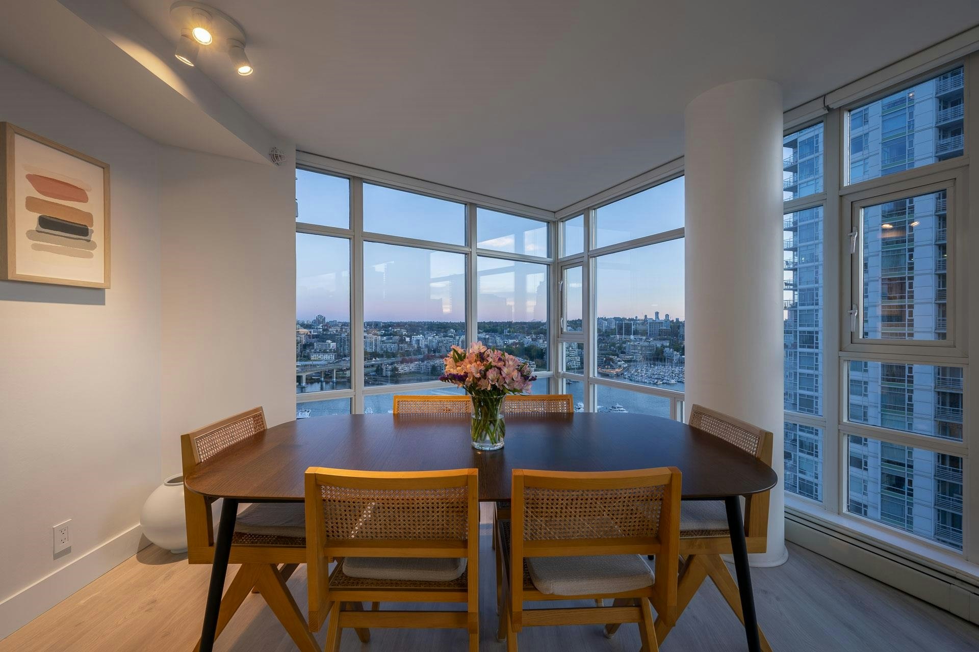 2607-198 Aquarius Mews, Vancouver, BC, V6Z 2Y4 - 10