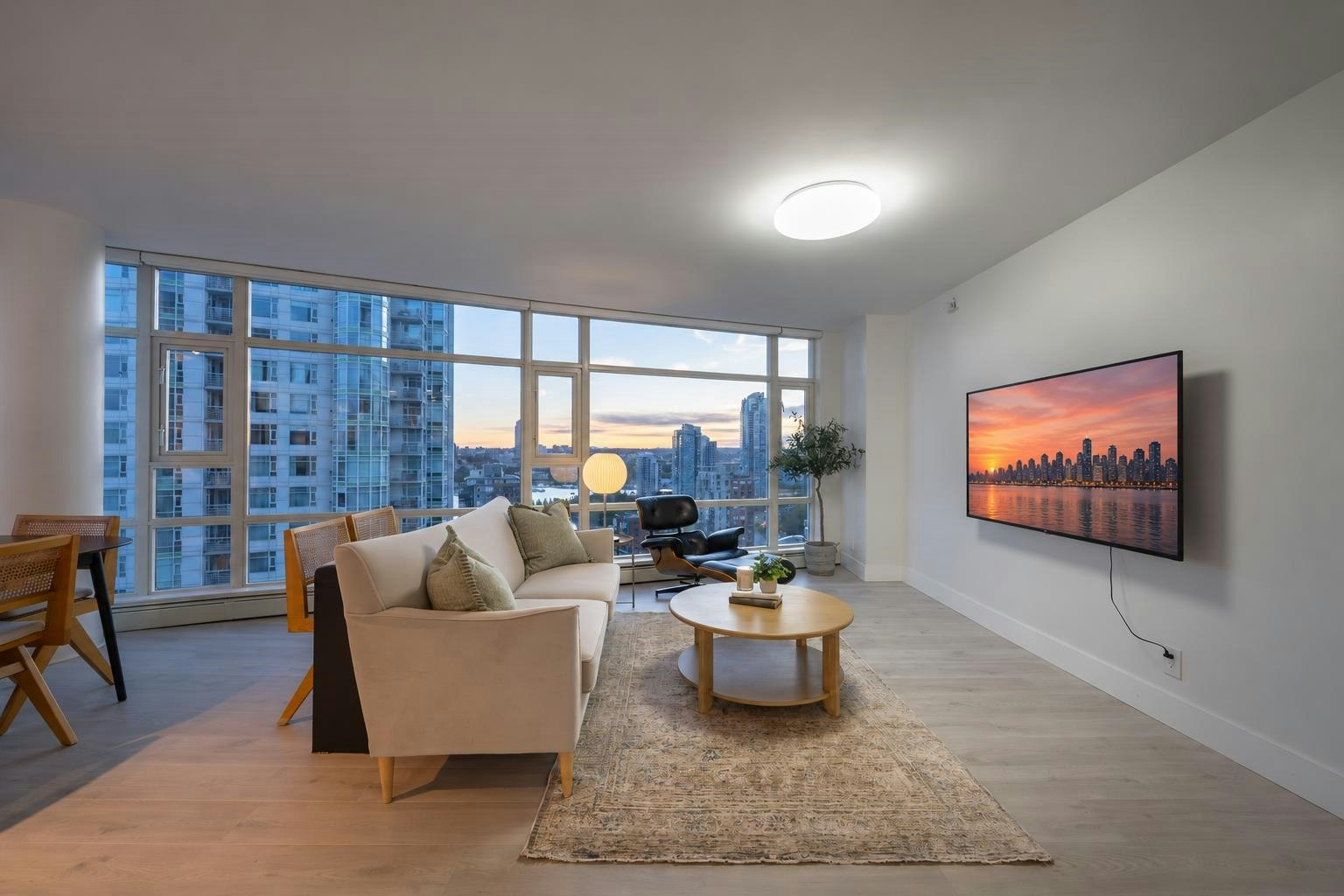 2607-198 Aquarius Mews, Vancouver, BC, V6Z 2Y4 - 4