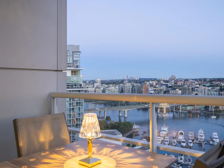 2607-198 Aquarius Mews, Vancouver, BC, V6Z 2Y4 - 21