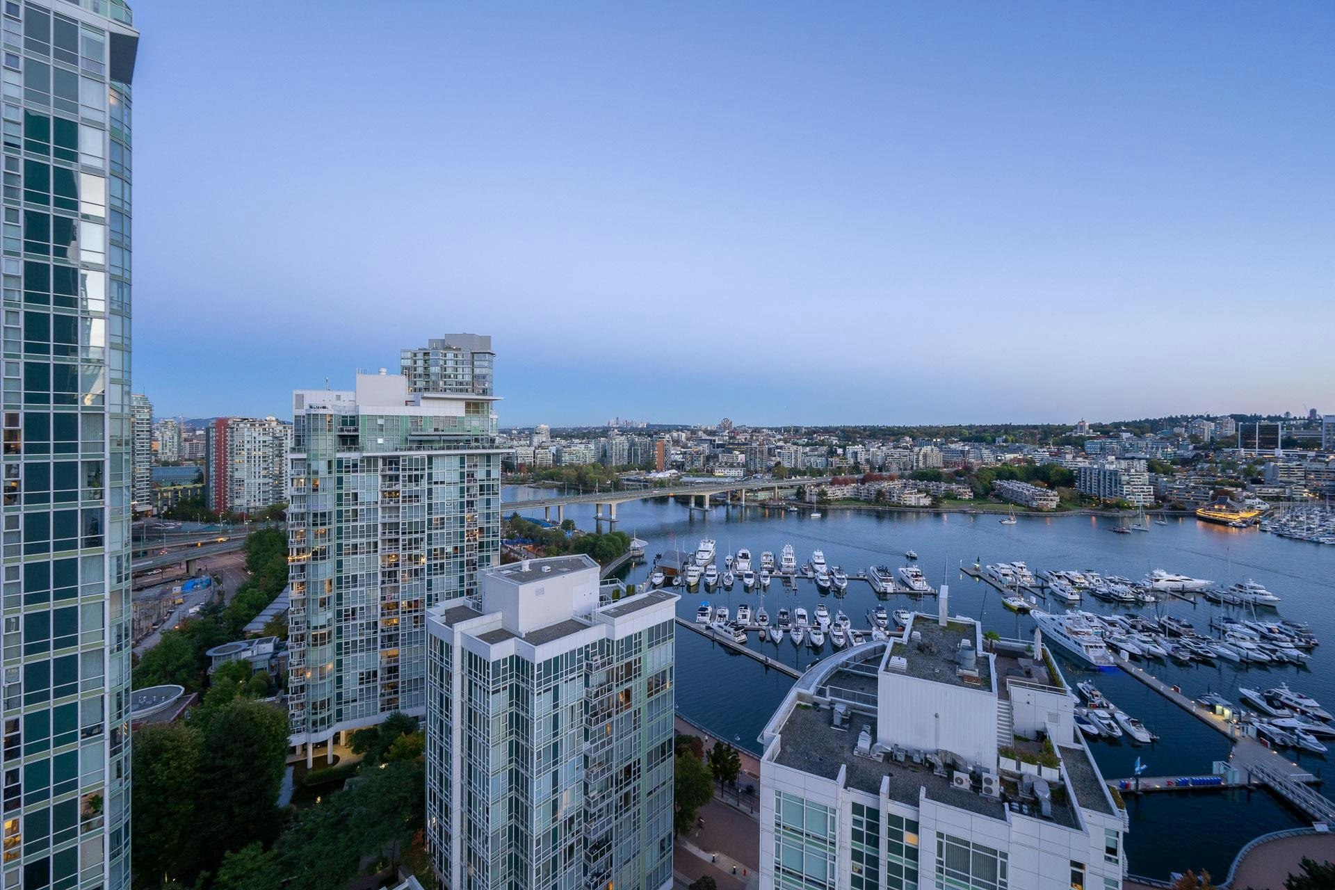 2607-198 Aquarius Mews, Vancouver, BC, V6Z 2Y4 - 24