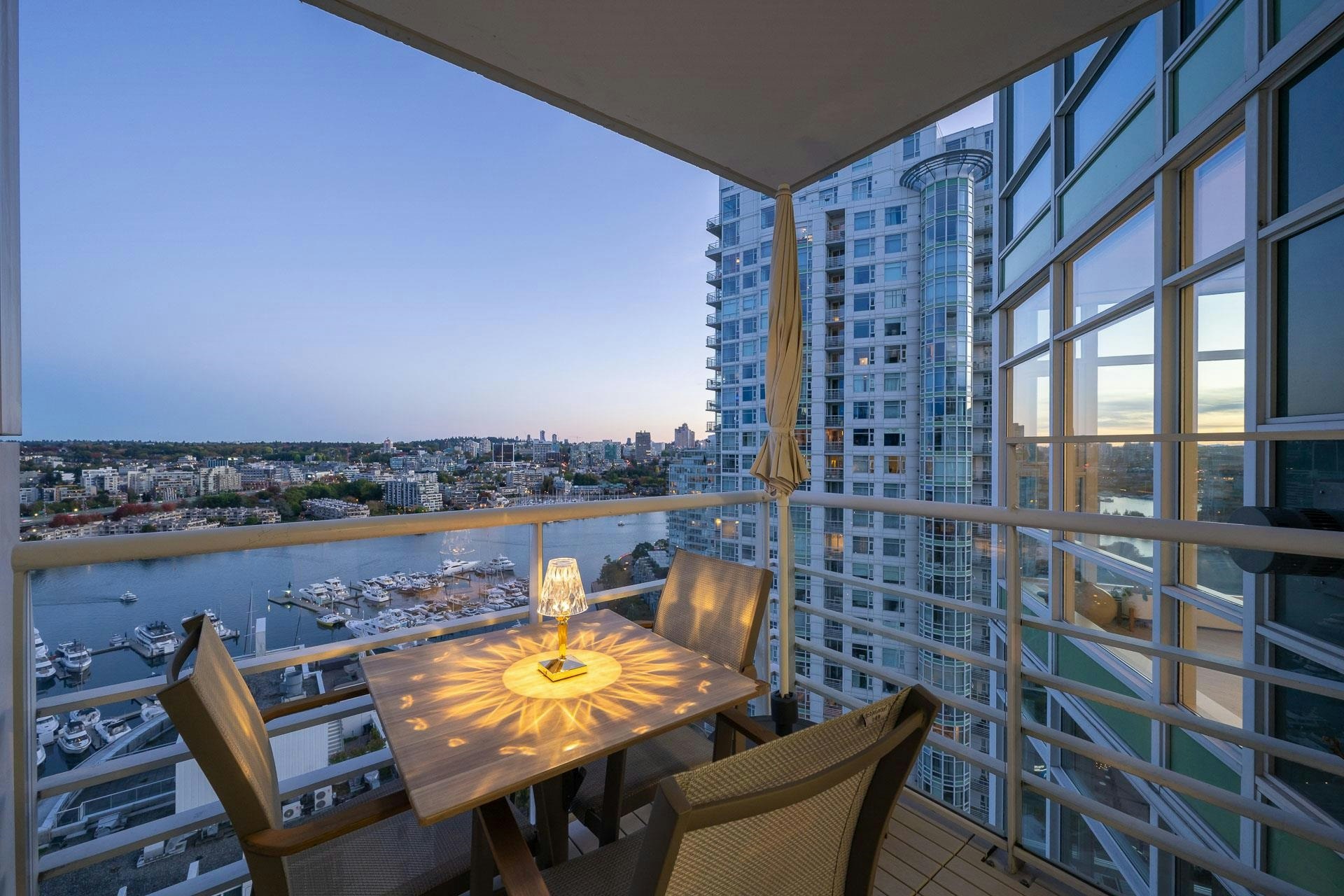 2607-198 Aquarius Mews, Vancouver, BC, V6Z 2Y4 - 22