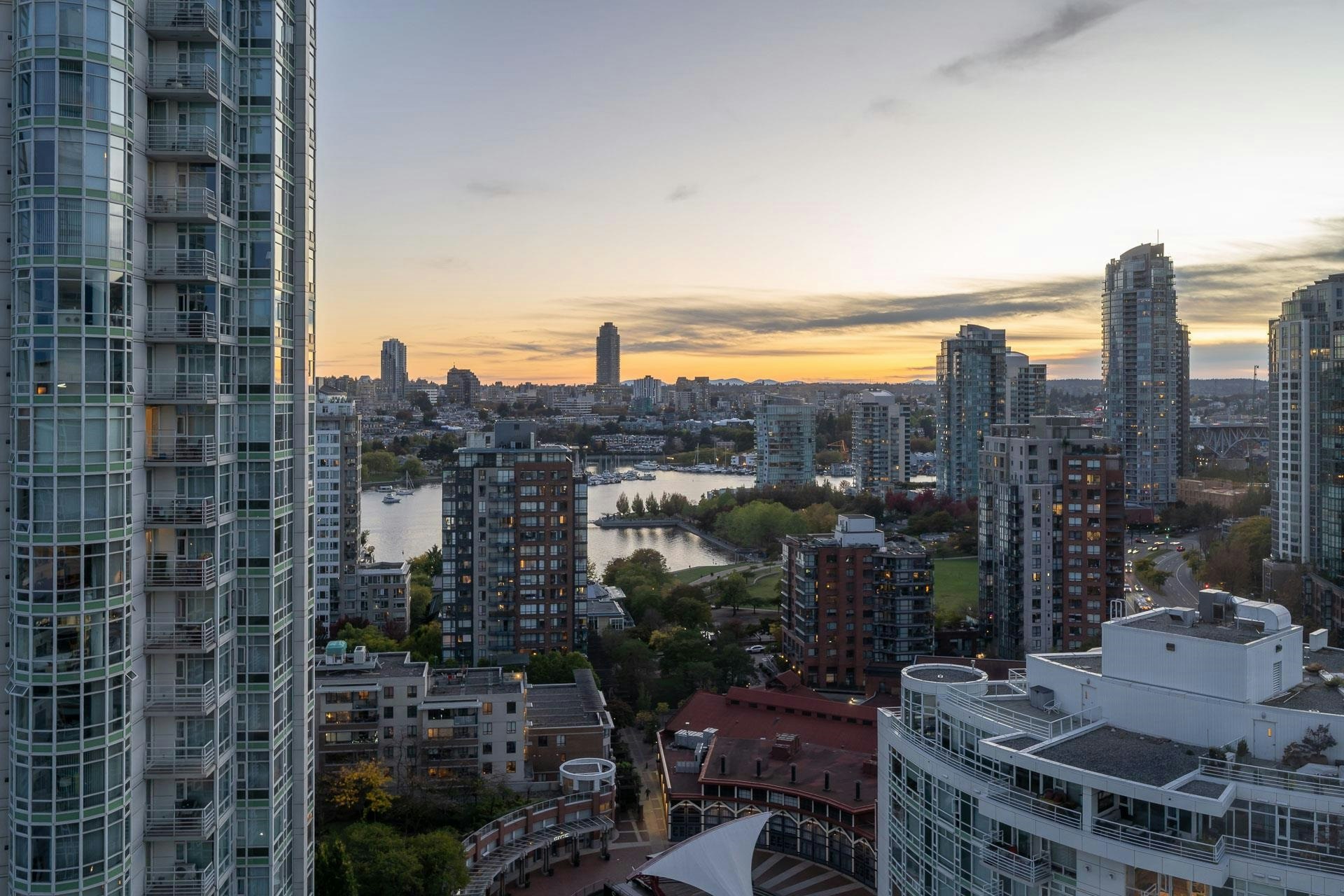 2607-198 Aquarius Mews, Vancouver, BC, V6Z 2Y4 - 28