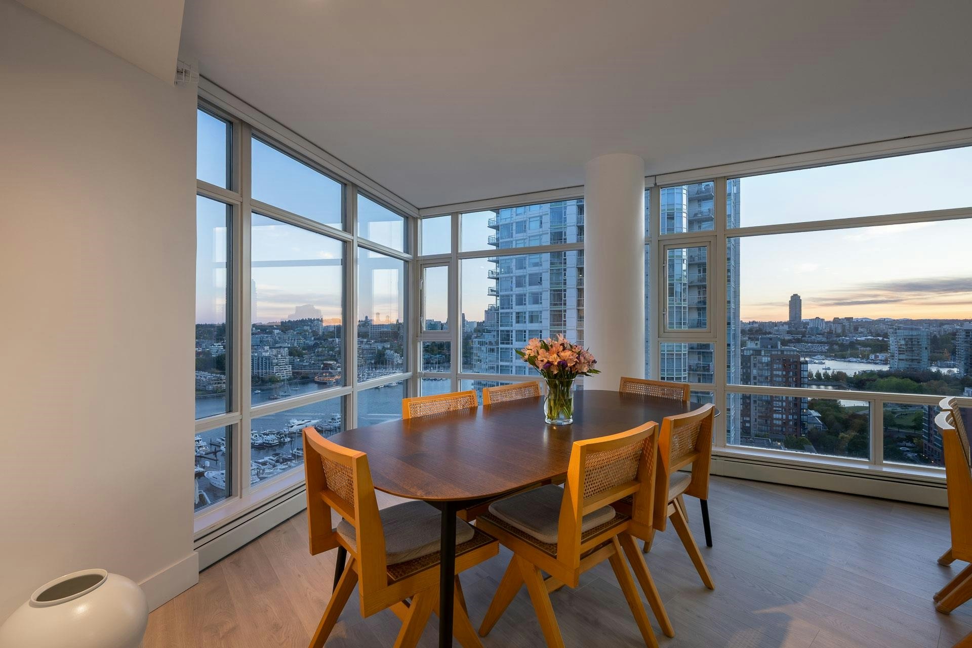 2607-198 Aquarius Mews, Vancouver, BC, V6Z 2Y4 - 8