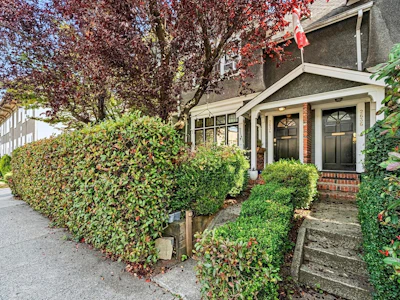 2634 Hemlock Street - 2
