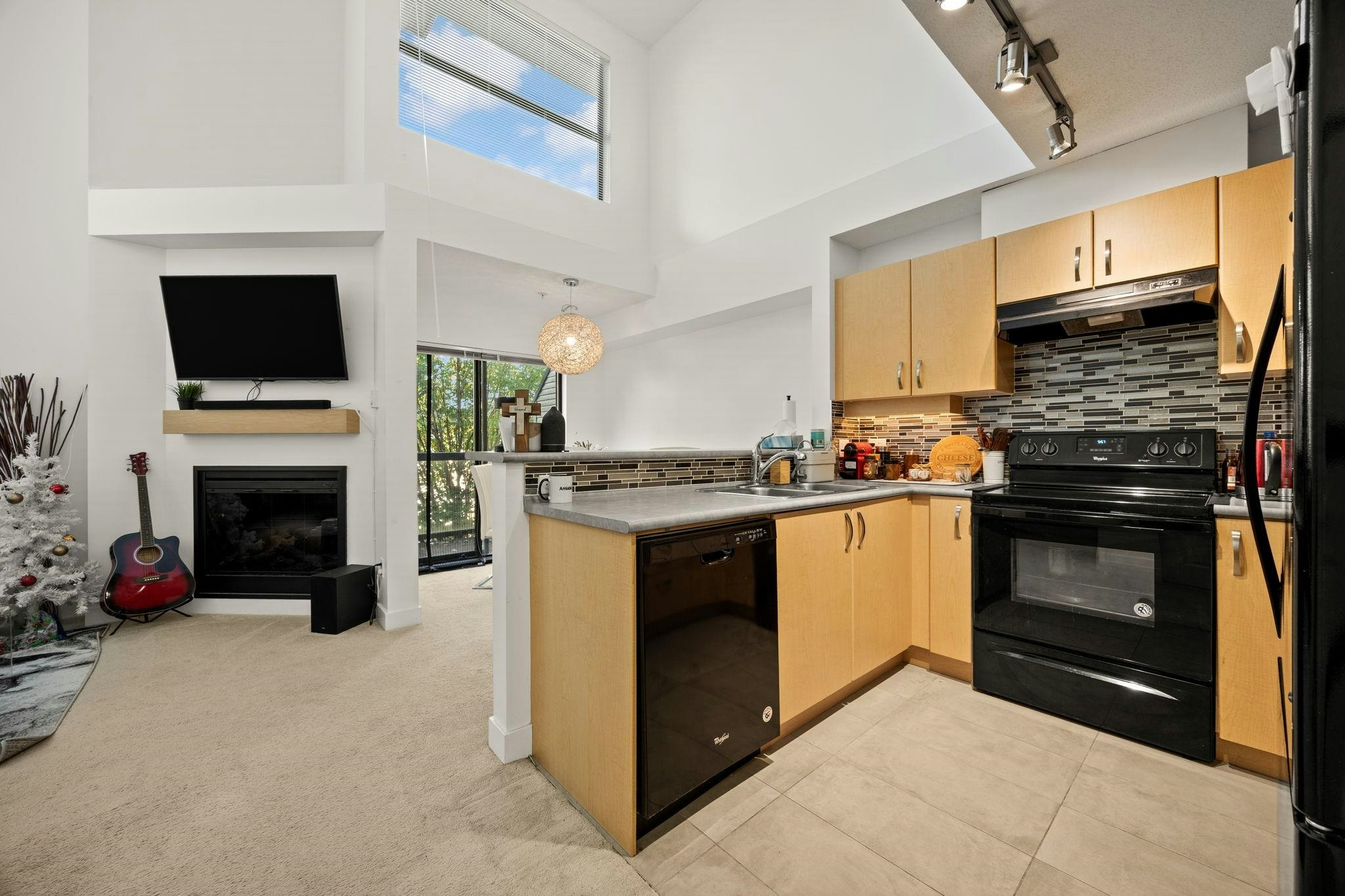 432-10838 City Pkwy Drive, Surrey, BC, V3T 0C2 - 3