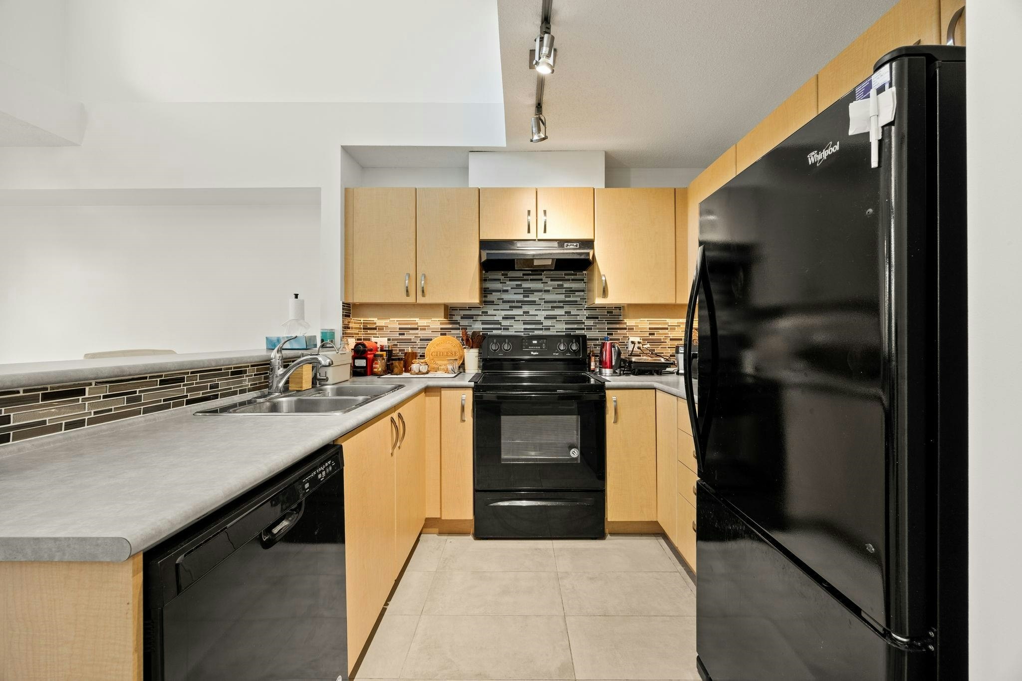 432-10838 City Pkwy Drive, Surrey, BC, V3T 0C2 - 4