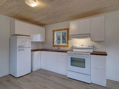 28-1413 Sunshine Coast Highway - 3