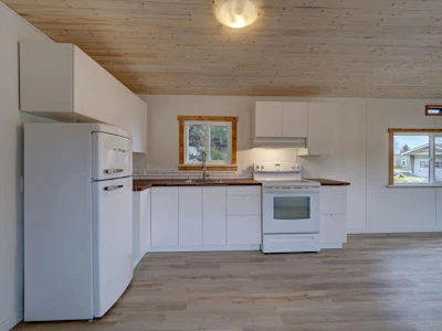 28-1413 Sunshine Coast Highway - 2