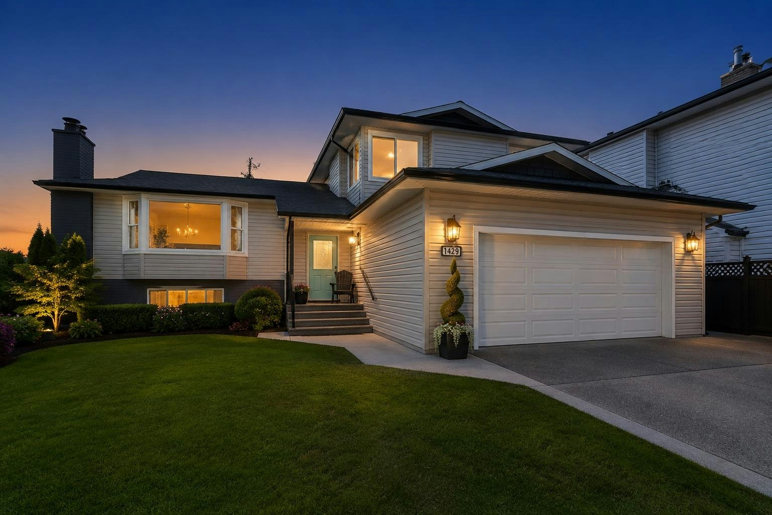 1429 133a Street, Surrey, BC, V4A 6A2